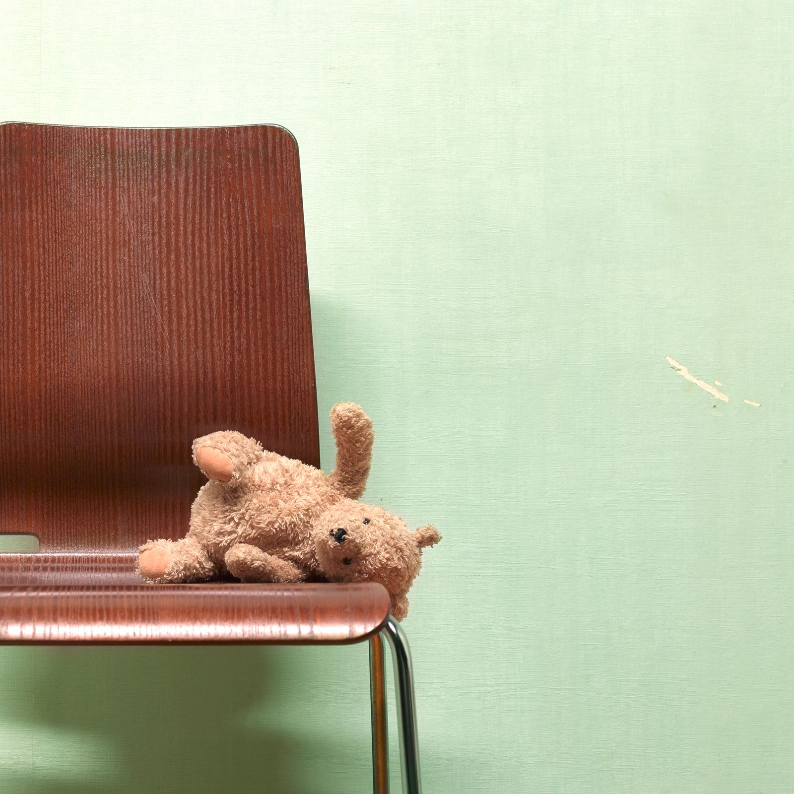 5 Subtle Signs of ‘Abandonment Issues,’ According to Experts